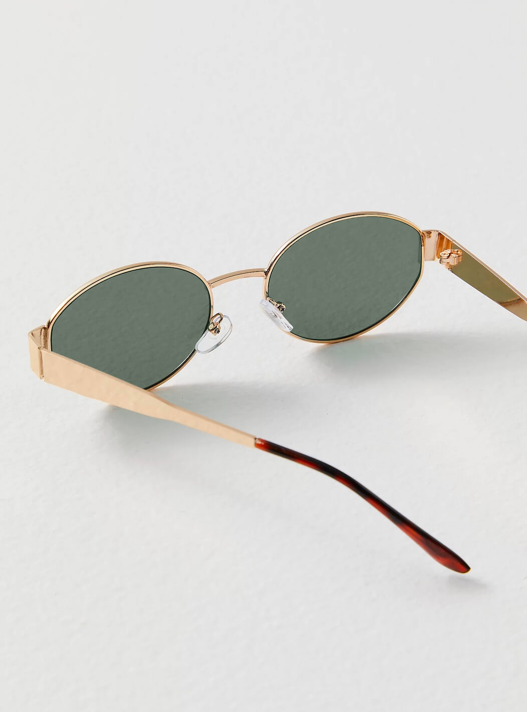 Women’s Chic Sunglasses with UV400 Protection
