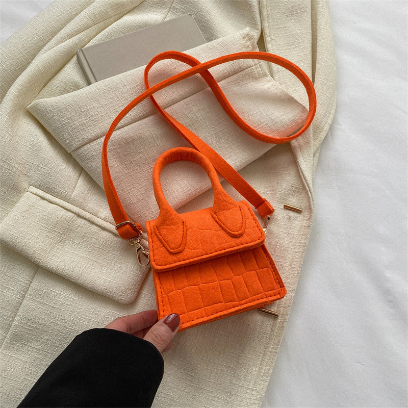 Simple Casual Crossbody Bag with Versatile Style for Women