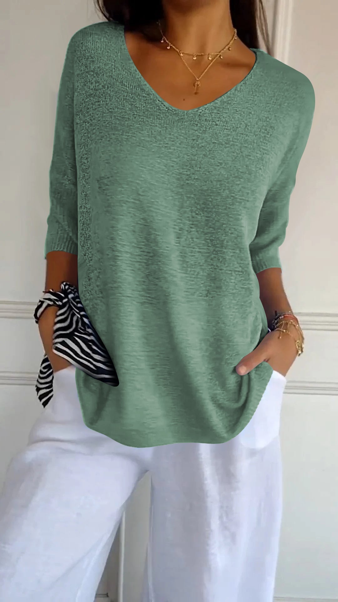 Chic Lightweight V-Neck Knit Top for Women
