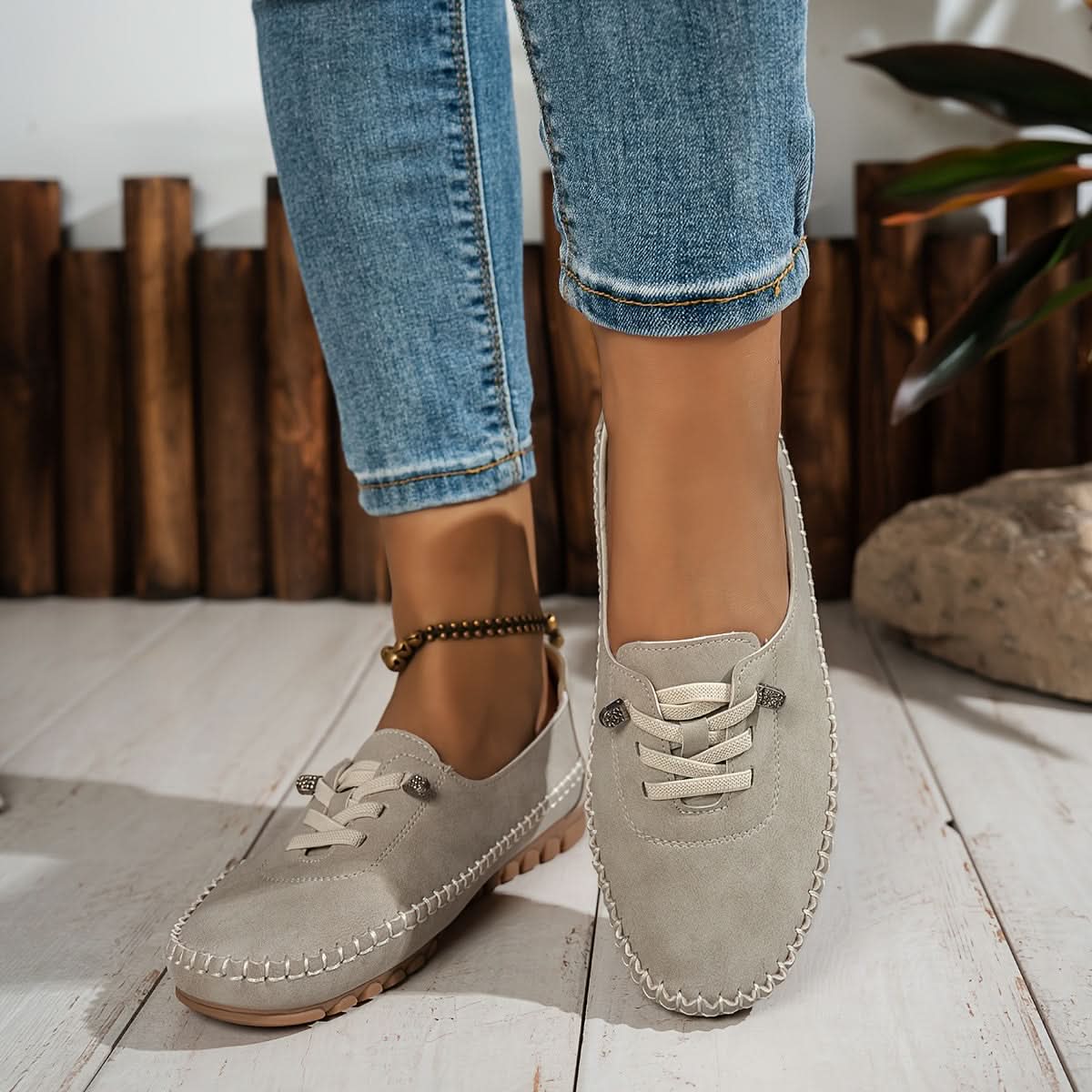 Women’s Soft Moccasin Shoes with Cushioned Sole and Breathable Upper