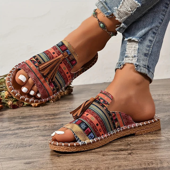Women's Flat Sandals with Adjustable Straps and Cushioned Insole
