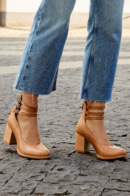 Women’s Block Heel Sandals with Ankle Strap and Minimal Design