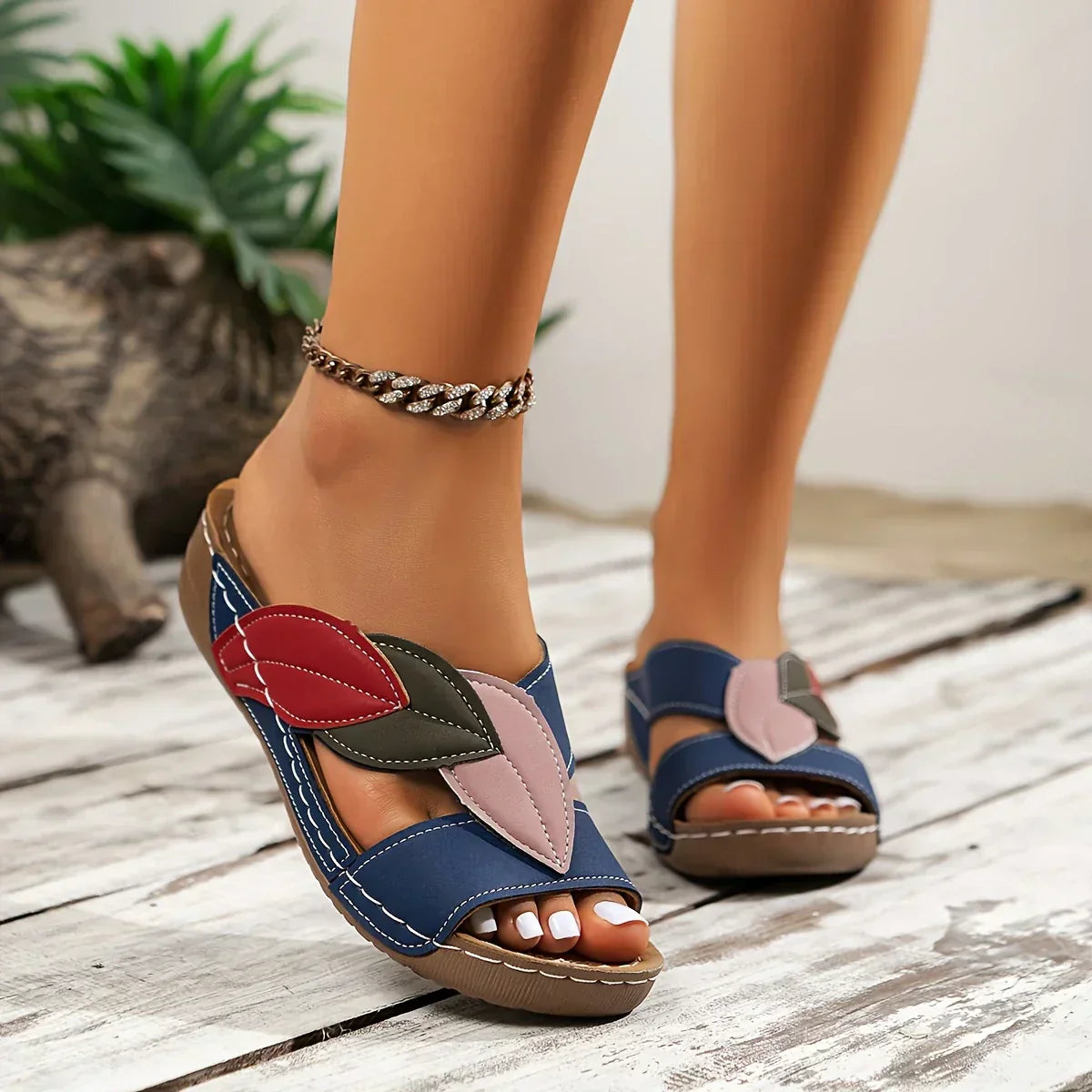 Women’s Orthopedic Slide Sandals with Leaf Detail