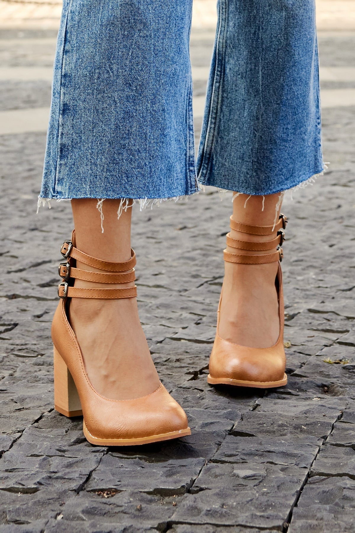 Women’s Block Heel Sandals with Ankle Strap and Minimal Design