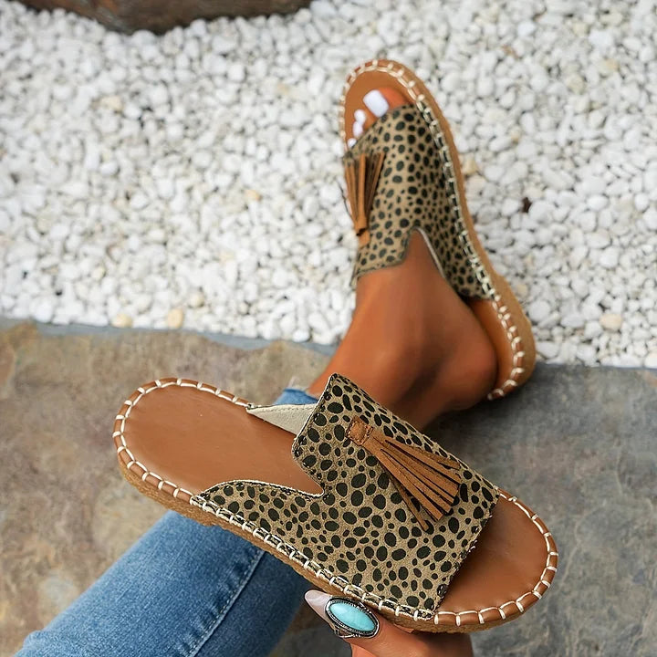 Women's Flat Sandals with Adjustable Straps and Cushioned Insole