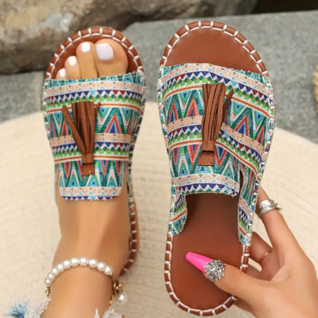 Women's Flat Sandals with Adjustable Straps and Cushioned Insole