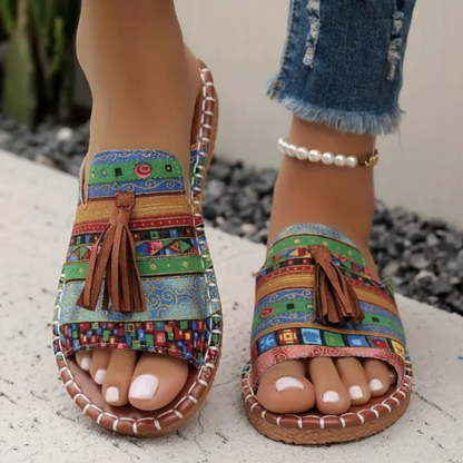 Women's Flat Sandals with Adjustable Straps and Cushioned Insole