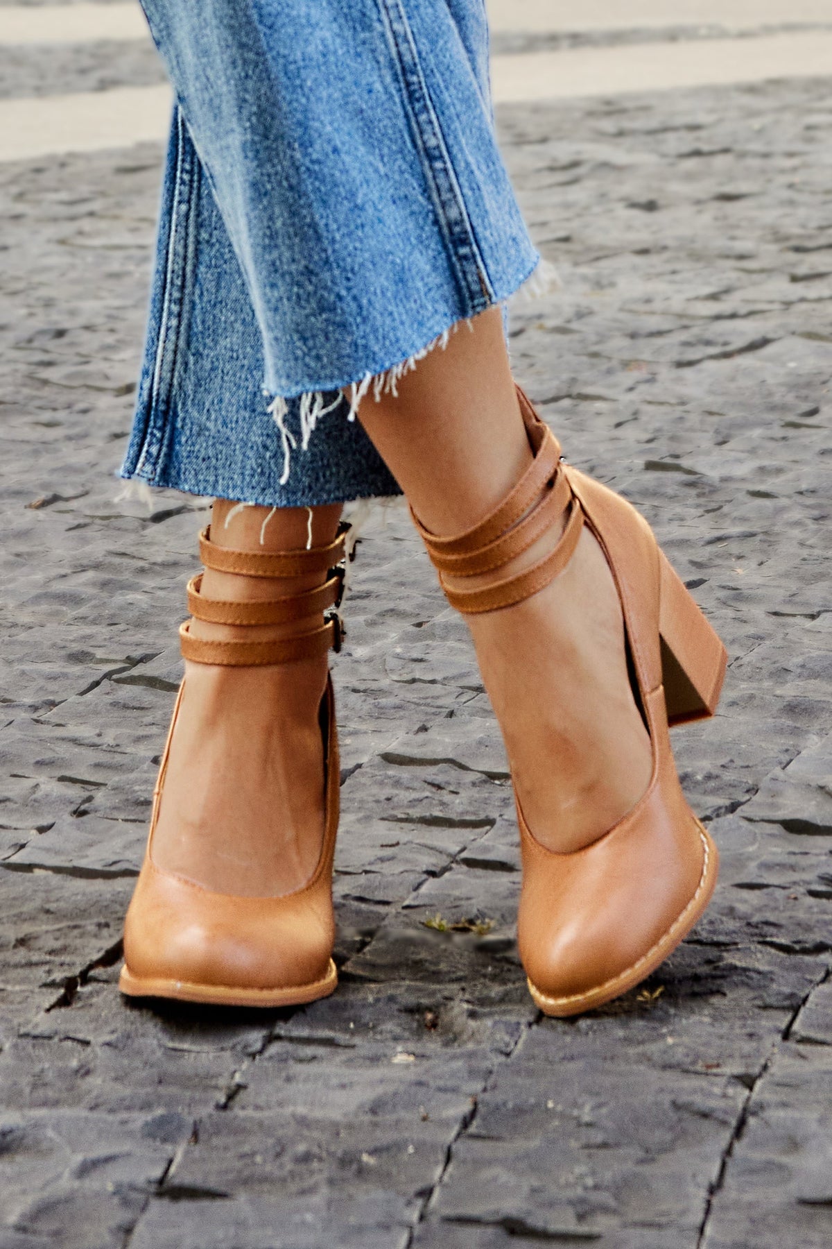 Women’s Block Heel Sandals with Ankle Strap and Minimal Design