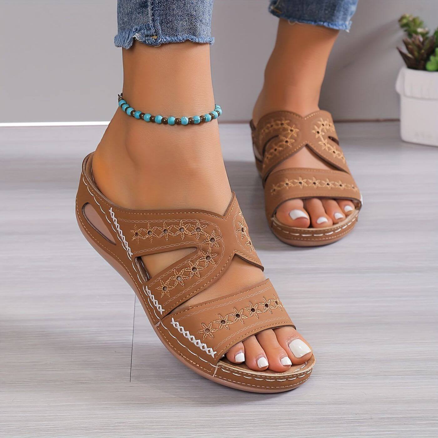 Women’s Supportive Comfort Sandals with Cushioned Sole and Secure Straps
