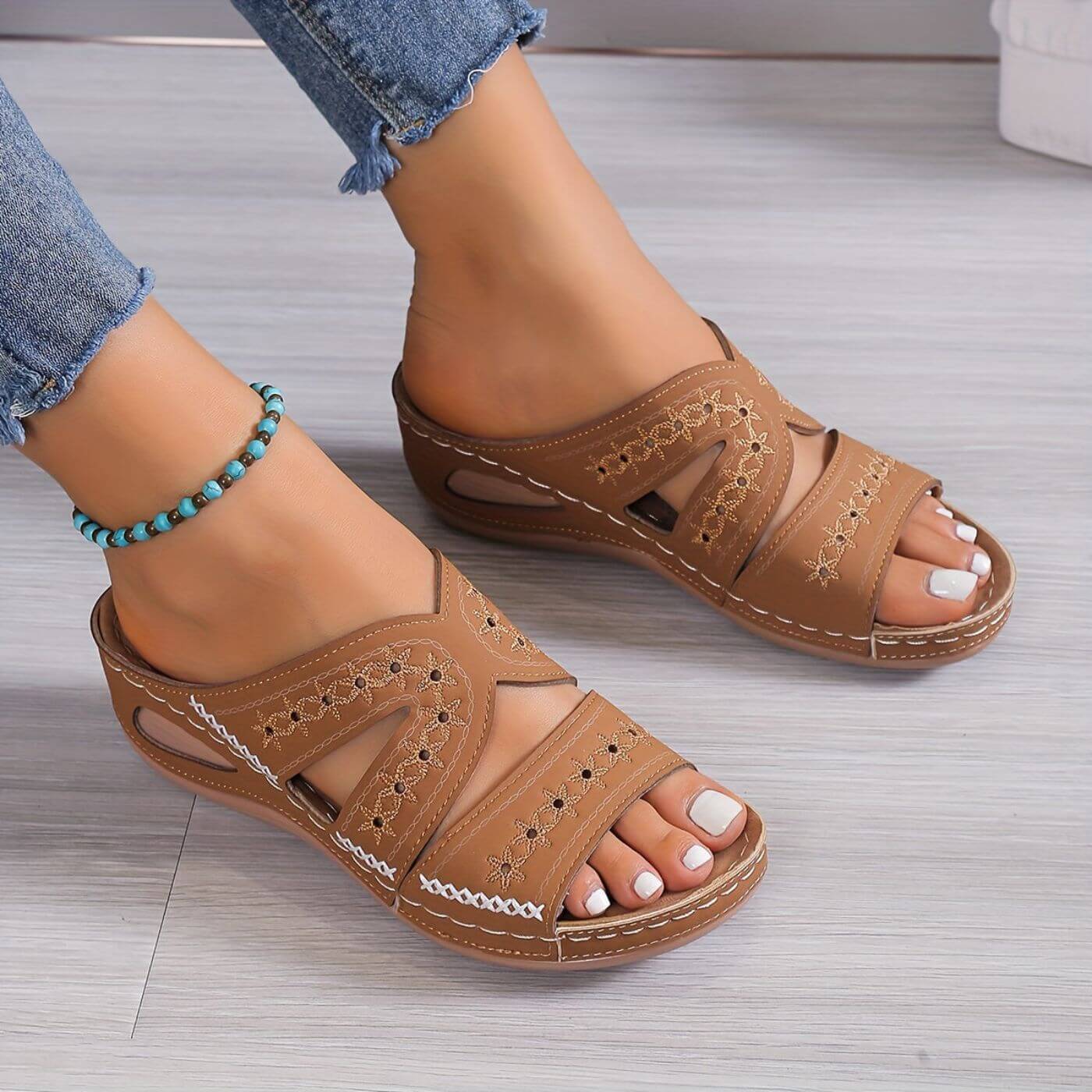 Women’s Supportive Comfort Sandals with Cushioned Sole and Secure Straps