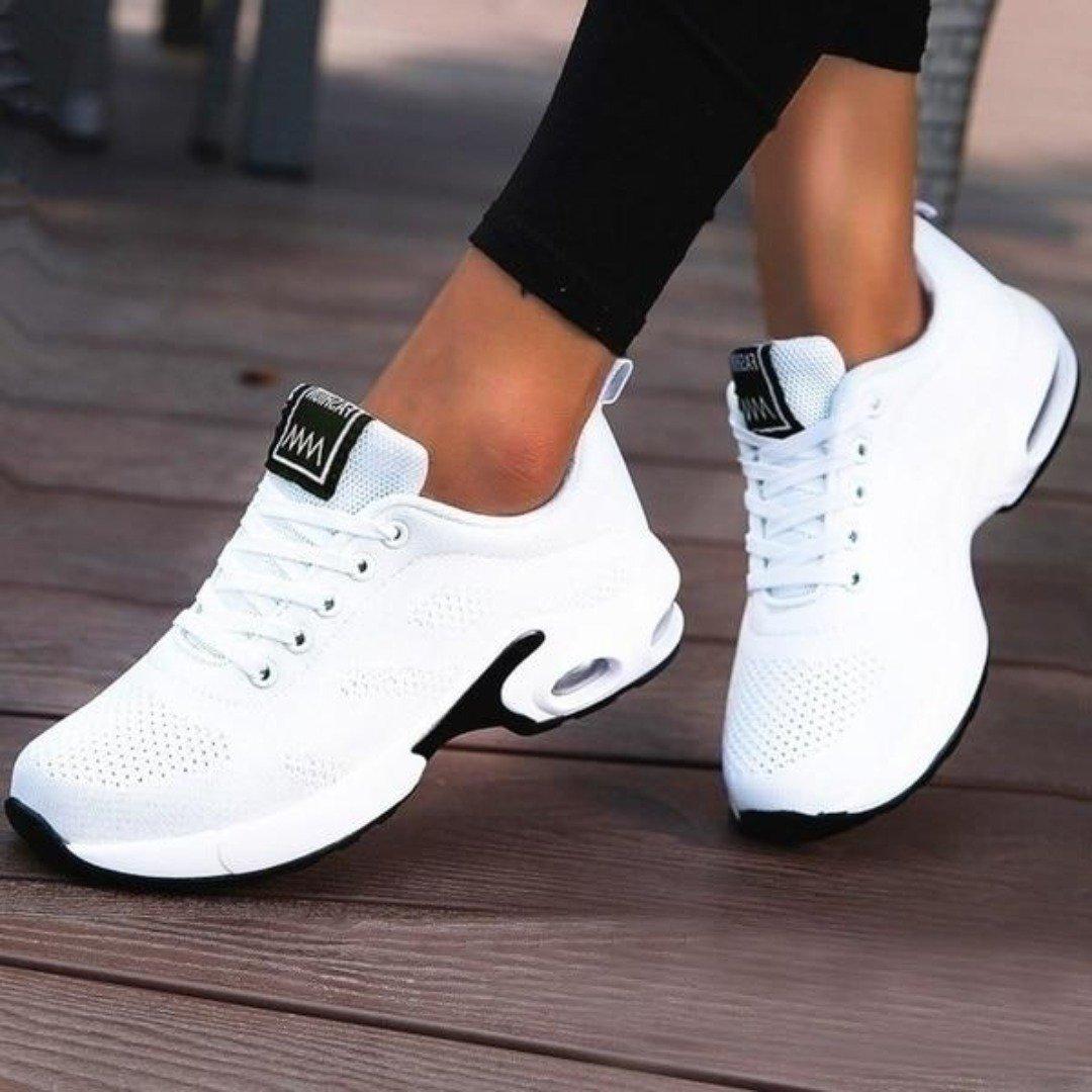Women’s Breathable Running Shoes with Cushioned Sole and Lightweight Support