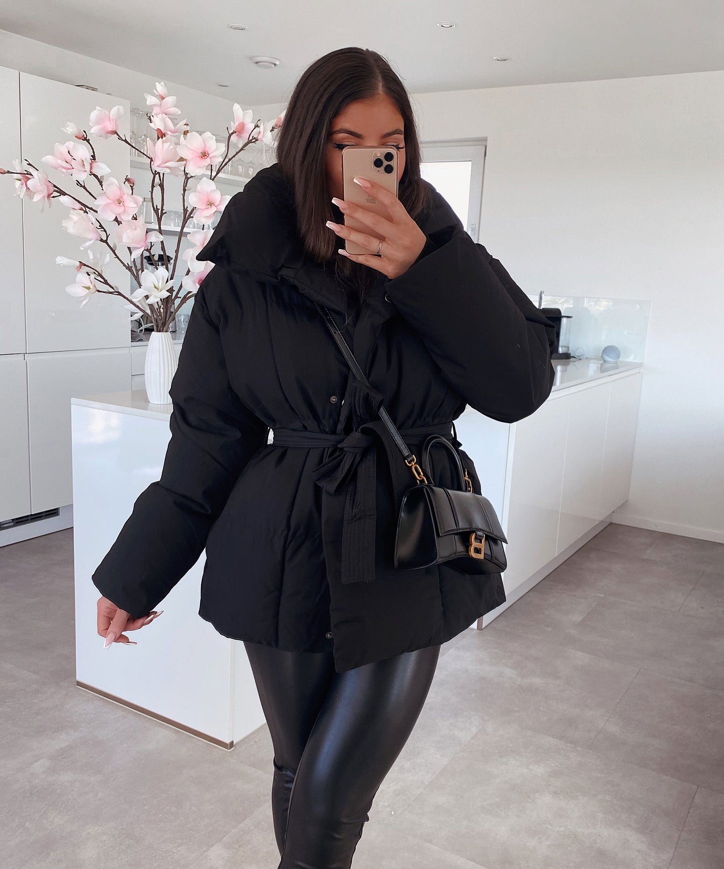 Gesteppte Jacke mit Gürtel und Hohem Kragen für Winter Damen