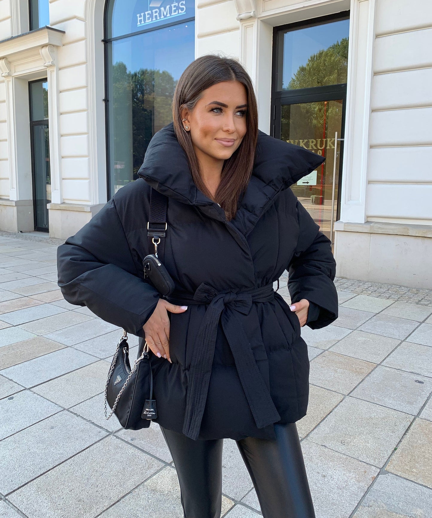 Gesteppte Jacke mit Gürtel und Hohem Kragen für Winter Damen