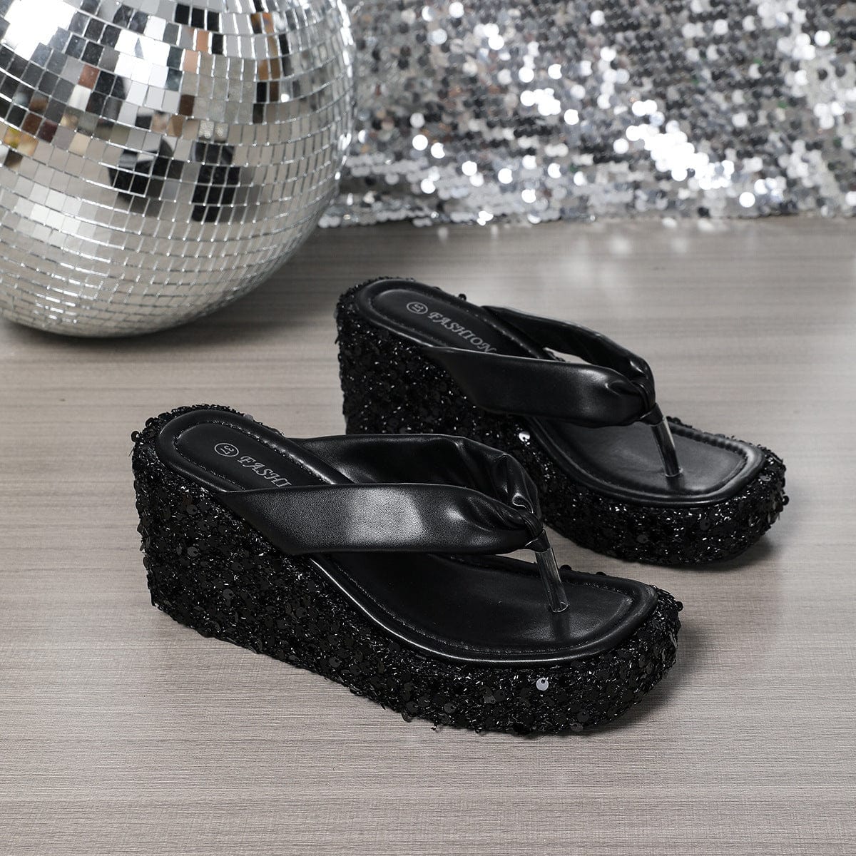 Noa | Women’s Platform Flip Flops with Sparkle Sole