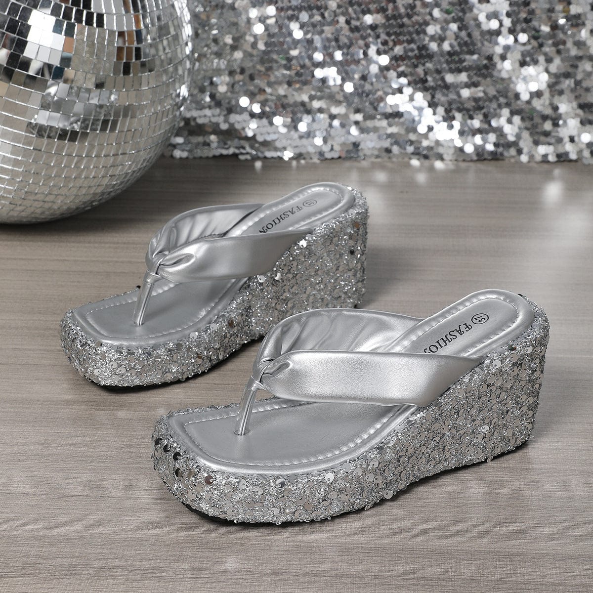 Noa | Women’s Platform Flip Flops with Sparkle Sole