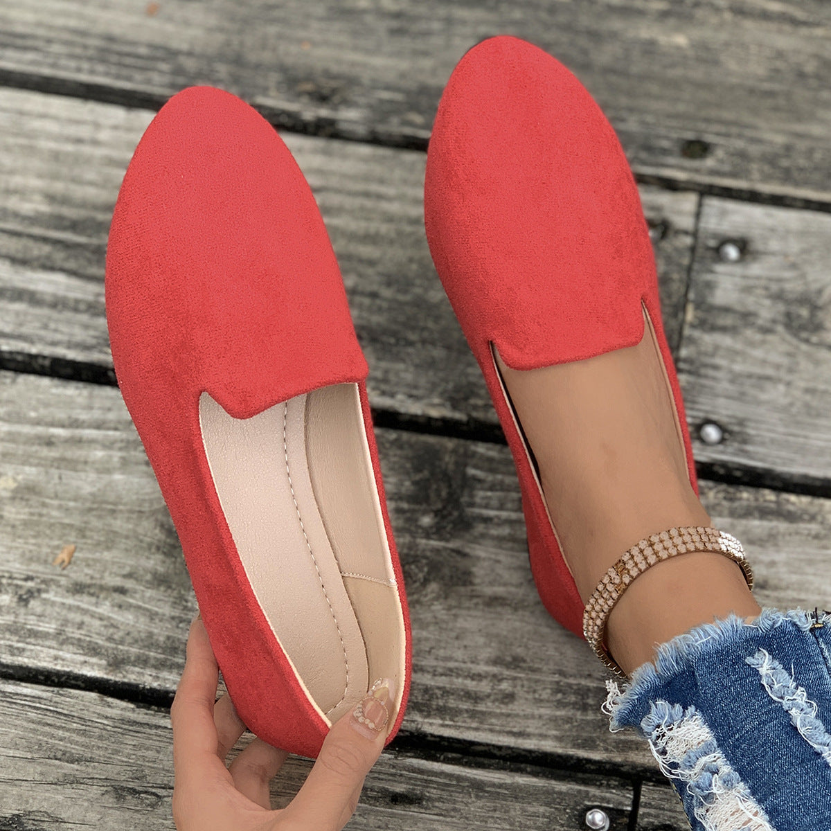 Women’s Pointed Toe Flat Shoes with Slip On Design and Lightweight Comfort