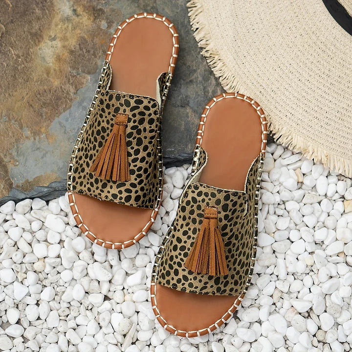 Women's Flat Sandals with Adjustable Straps and Cushioned Insole