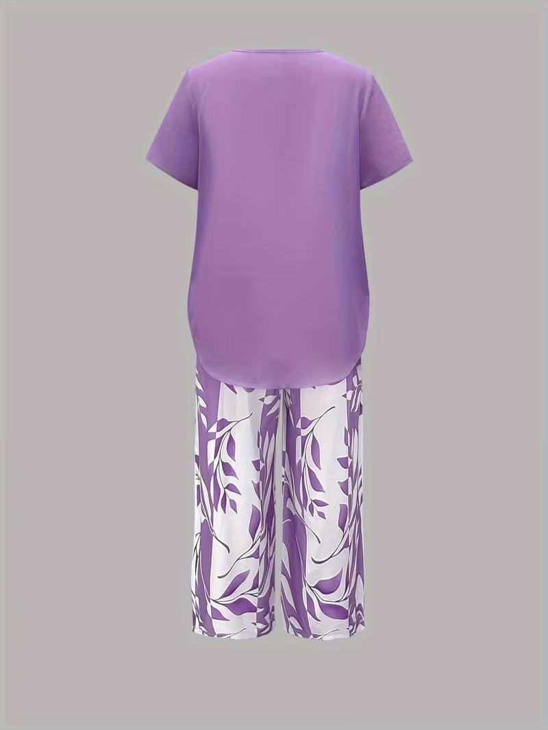 Women's Printed Two Piece Set with Short Sleeve Top and Cropped Pants Casual Outfit