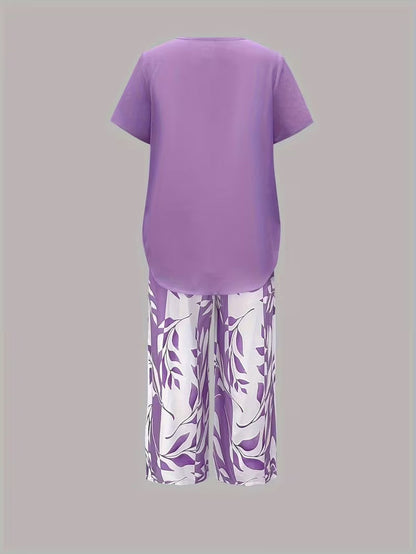 Women's Printed Two Piece Set with Short Sleeve Top and Cropped Pants Casual Outfit