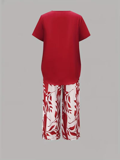 Women's Printed Two Piece Set with Short Sleeve Top and Cropped Pants Casual Outfit