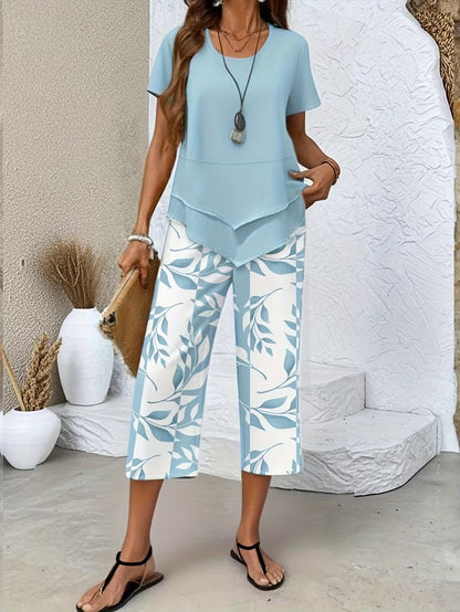 Women's Printed Two Piece Set with Short Sleeve Top and Cropped Pants Casual Outfit