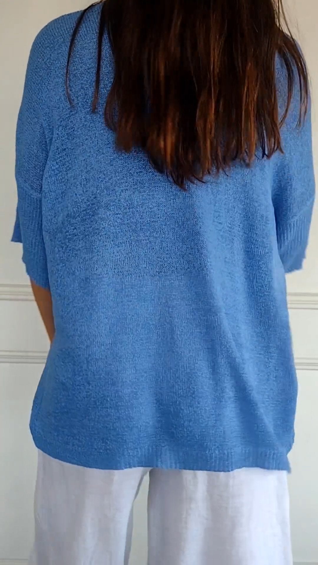 Chic Lightweight V-Neck Knit Top for Women