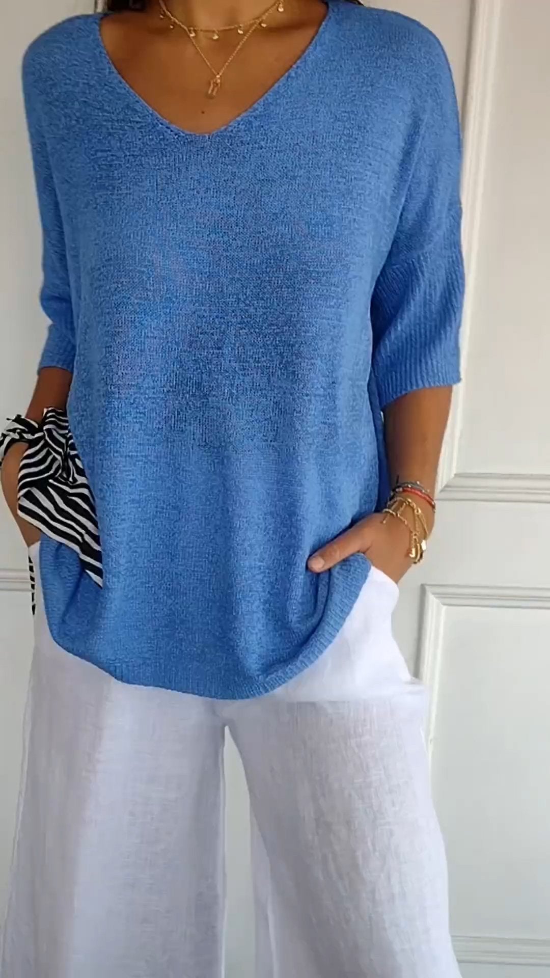 Chic Lightweight V-Neck Knit Top for Women
