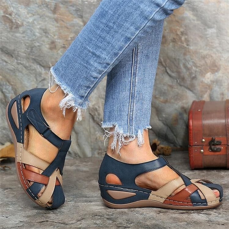 Women’s Casual Cross Strap Sandals with Adjustable Buckle and Flat Sole