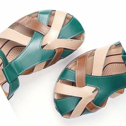 Women’s Casual Cross Strap Sandals with Adjustable Buckle and Flat Sole